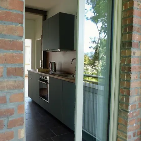 Strauss Am Botanischen Garten In Appartement Eschwege